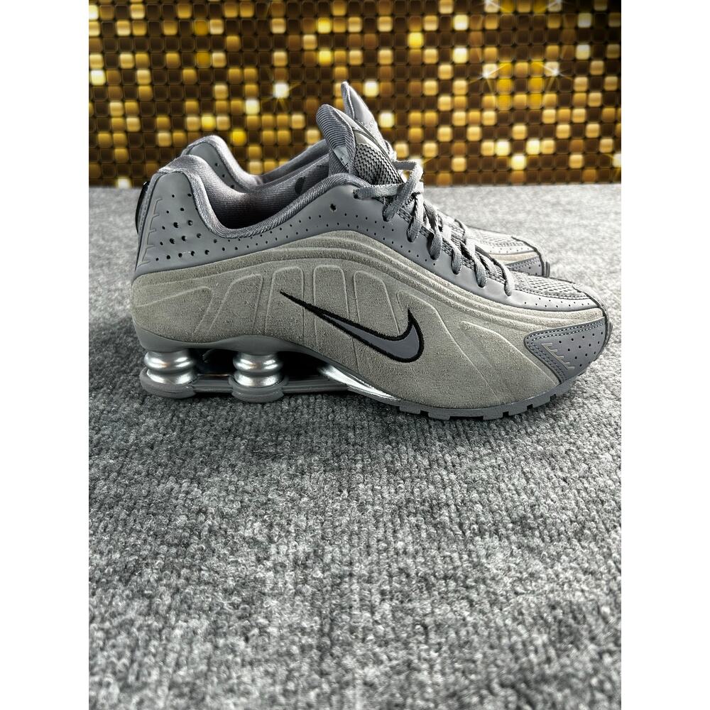 Nike Shox R4 Women's 7 Wolf Grey Metallic Silver - Picture 8 of 12